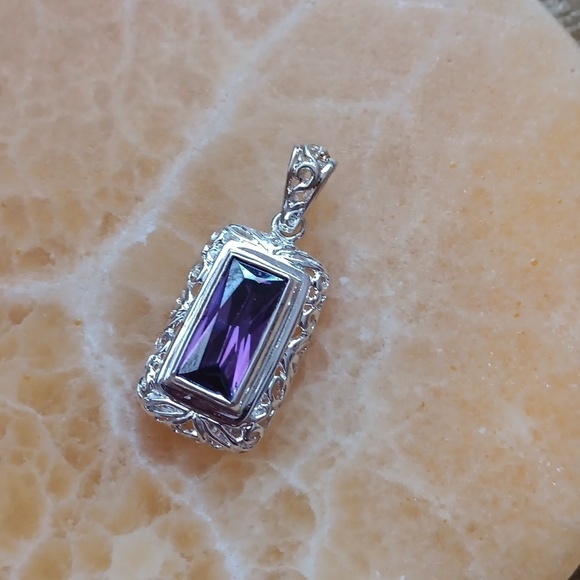 925 Silver Synthetic Amethyst Pendant - Picture 4 of 6